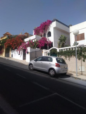 VV Las Buganvillas MASPALOMAS - Cocina y habitaciones con baños privados